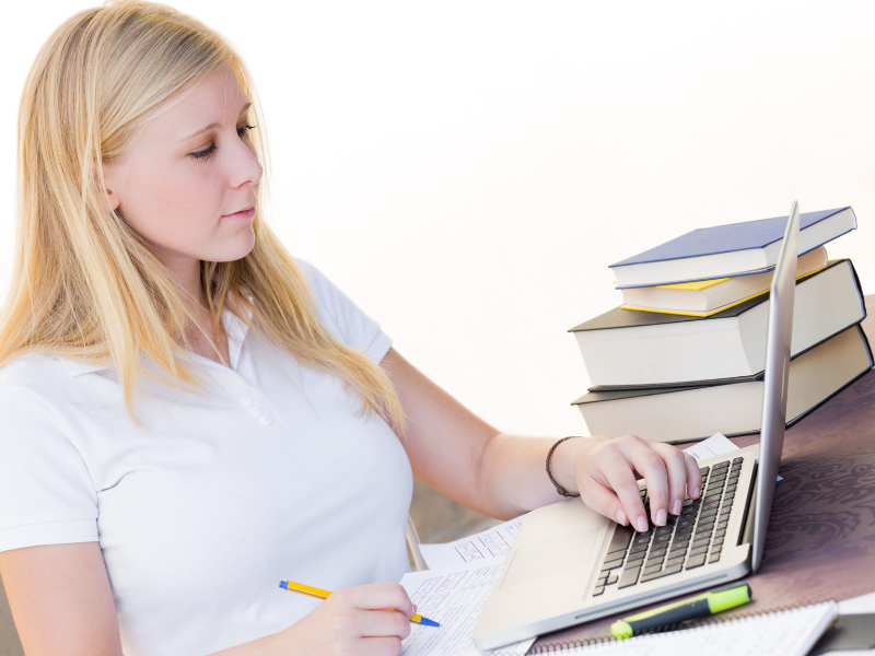 DROIT AU BUT: Apprentissage en ligne avec BonPatron