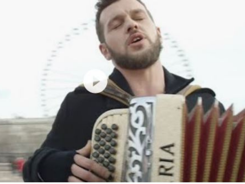 Musique coup de coeur // Un homme debout de Claudio Capeo